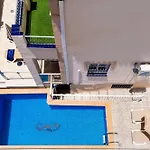 Palomas نيرخا